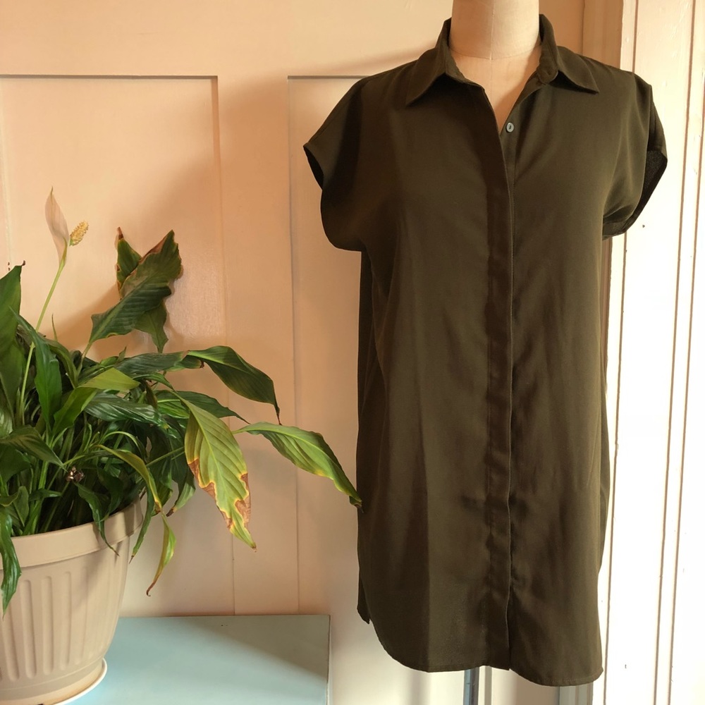 Chic button down dress shirt